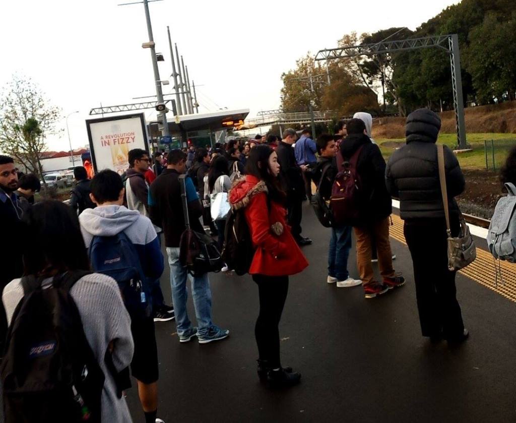 Papatoetoe Station full Source: A fellow reader and train user