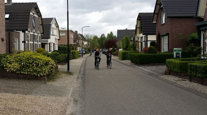 Apeldoorn - local streets are easy to bike on without any special facilities